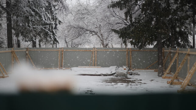 Демонтированный памятник.